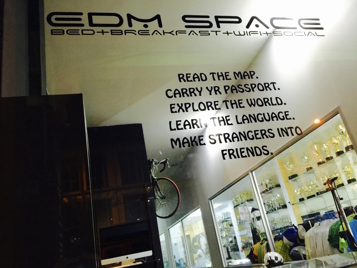 Edm Space Ipoh Esterno foto
